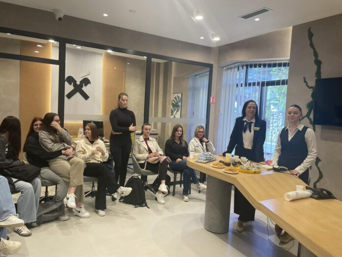 IMG-088aa4e08a31bd4db63360198d65e8f7-V