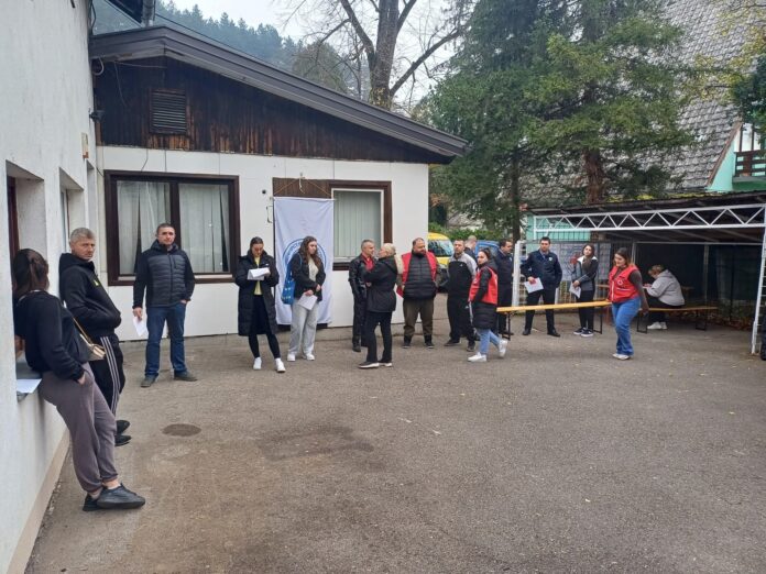 ddk09878907898767657576