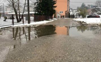 Ko je odgovoran za mokre noge kotorvaroških srednjoškolaca?